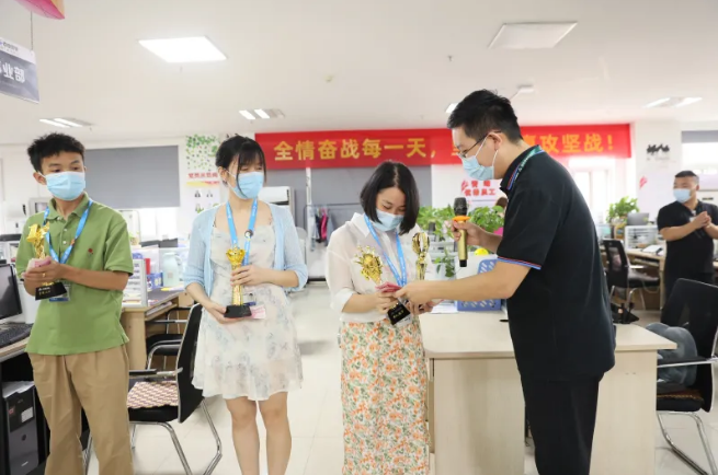 激情時(shí)刻！榮耀時(shí)刻！